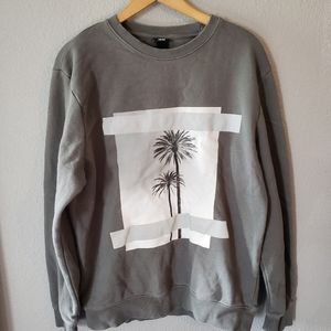 Green and White H&M Graphic Sweater Size Large
